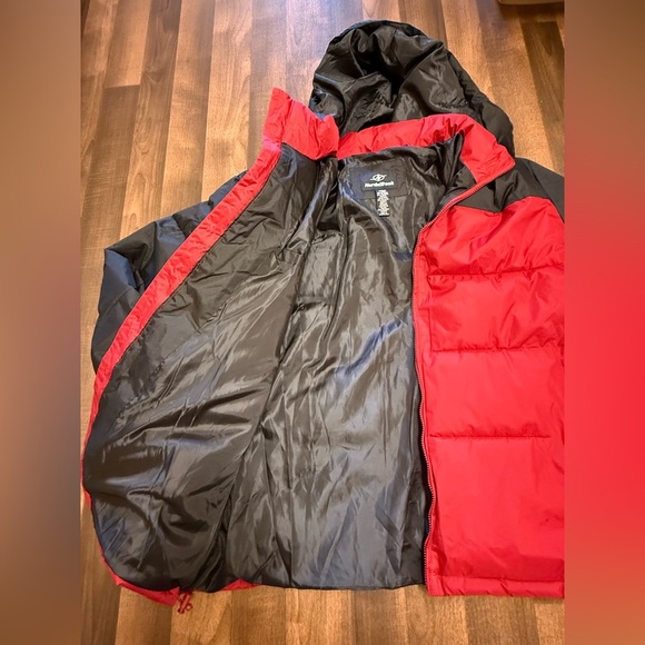 Red and Black Puffer Jacket - Picture 8 of 9